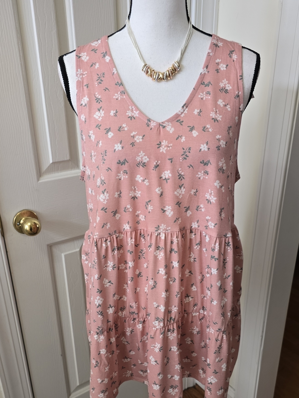 A:GLOW WOMEN'S PINK FLORAL SLEEVELESS V-NECKLINE MATERNITY TOP SIZE LARGE